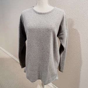 Grey Heather Ribbed Sweatshirt with small side zippers || NEVER WORN ||